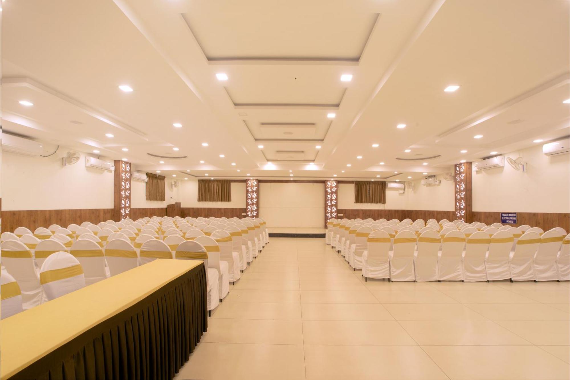 Manjhi Residency Hotel Tiruchirappalli Buitenkant foto