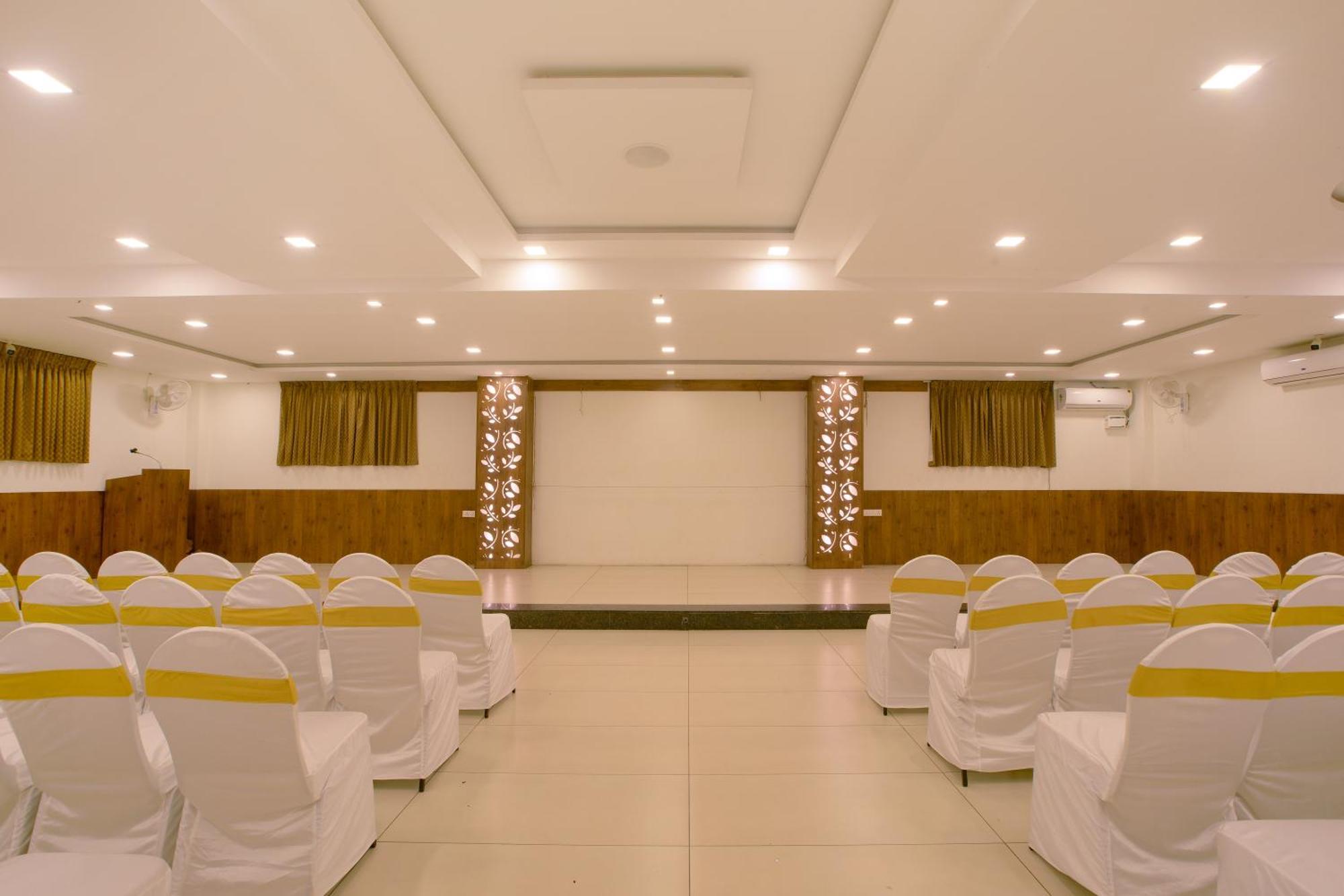 Manjhi Residency Hotel Tiruchirappalli Buitenkant foto