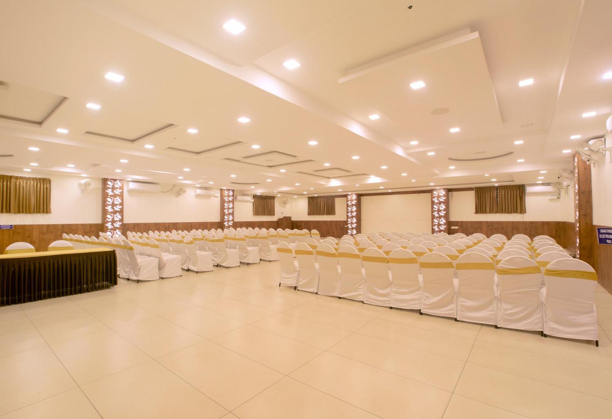 Manjhi Residency Hotel Tiruchirappalli Buitenkant foto