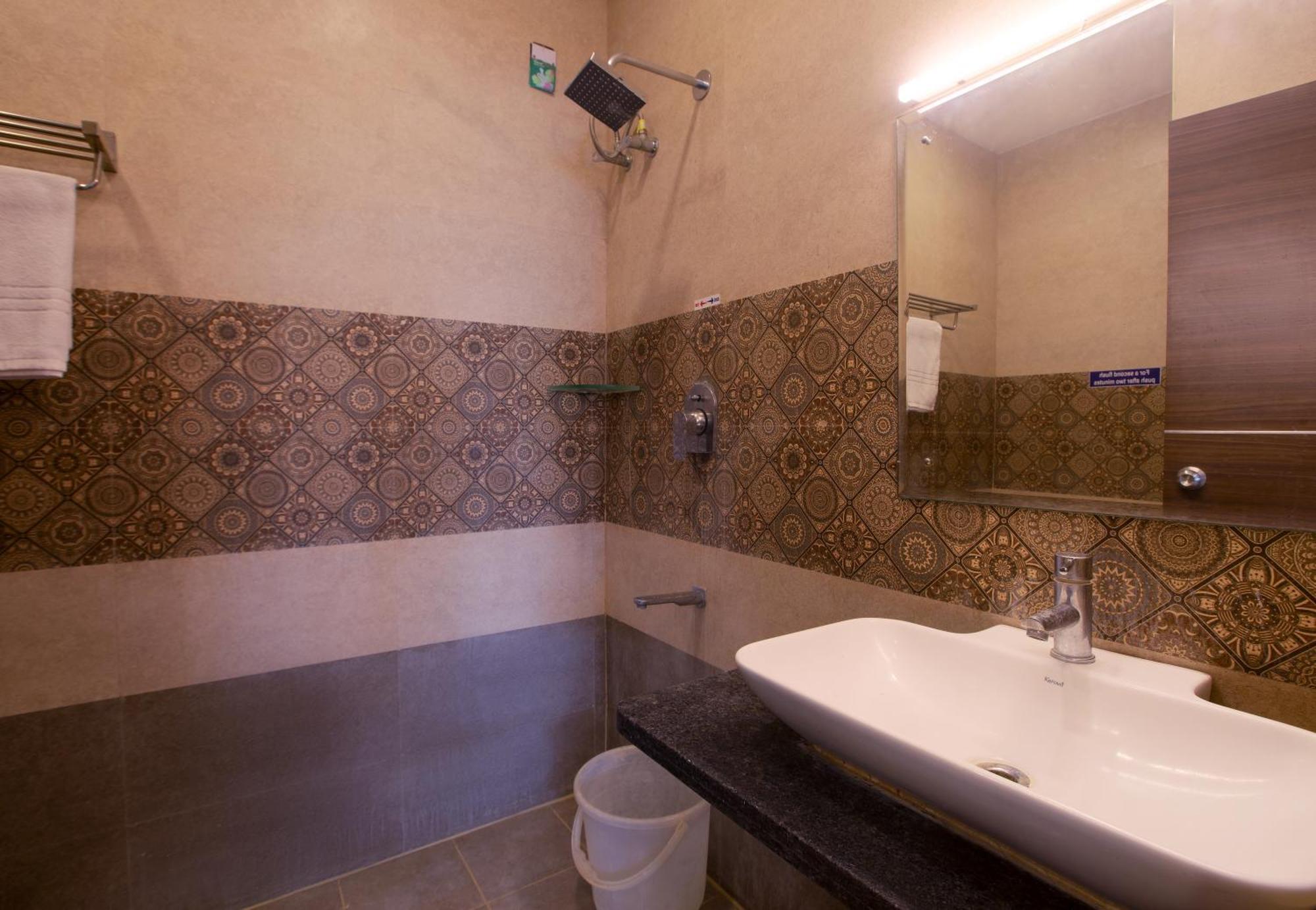Manjhi Residency Hotel Tiruchirappalli Buitenkant foto